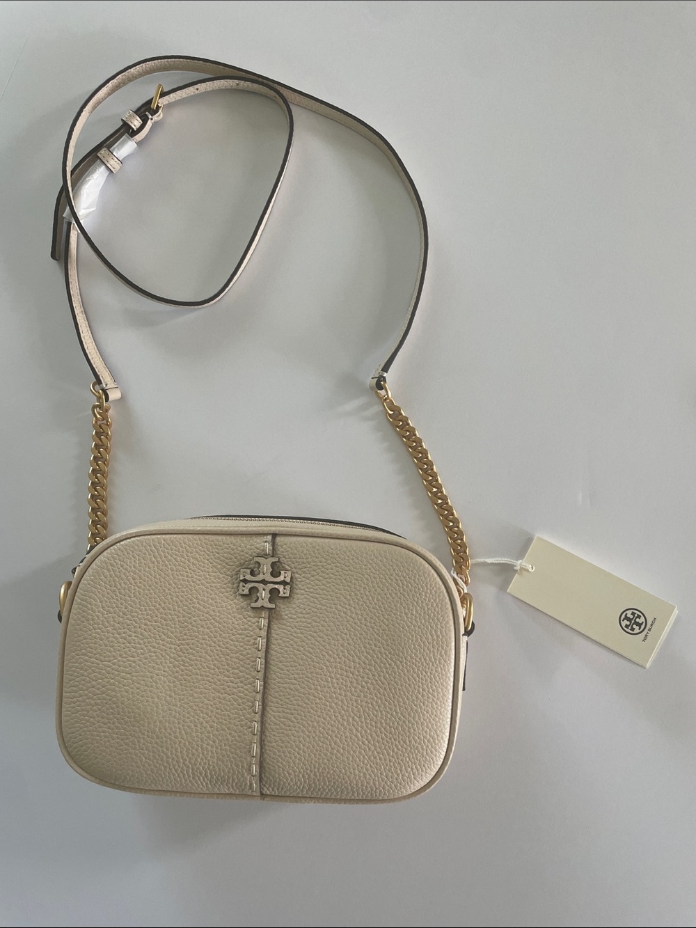 NWT Tory Burch McGraw Camera Bag Pebbled Leather Crossbody Brie color - Picture 3 of 12